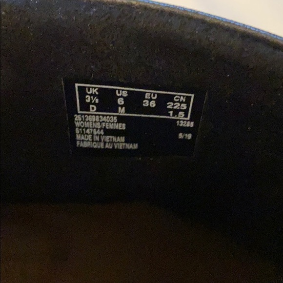 Black boots - Picture 5 of 6